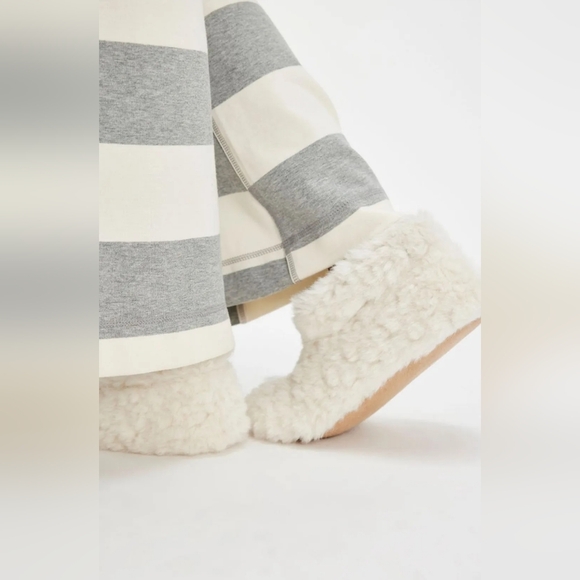 Free People My Favorite Faux Fur Slipper Socks/Ivory - Picture 5 of 7